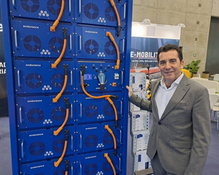 Endurance impulsa la innovación energética con su primera megabatería para parque fotovoltaico fabricada en España